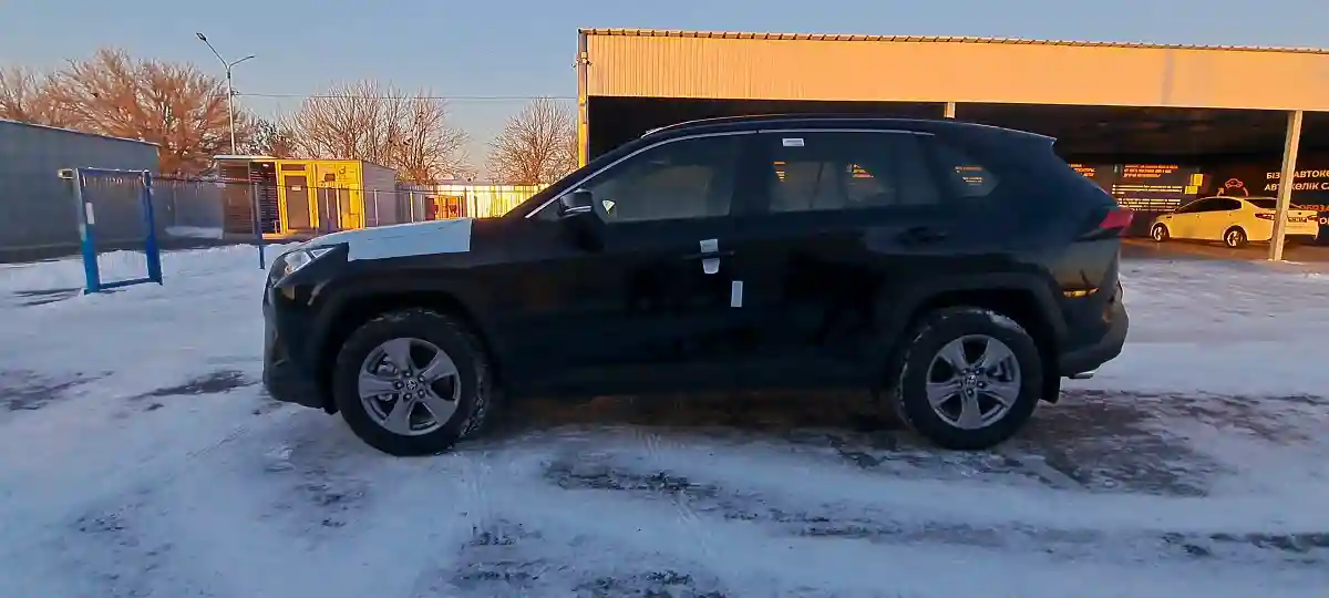 Toyota RAV4 2023 года за 18 940 000 тг. в Шымкент