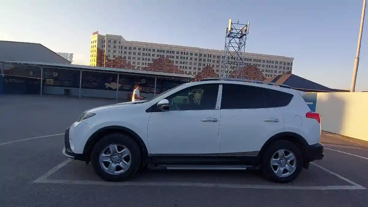 Toyota RAV4 2015 года за 9 000 000 тг. в Шымкент