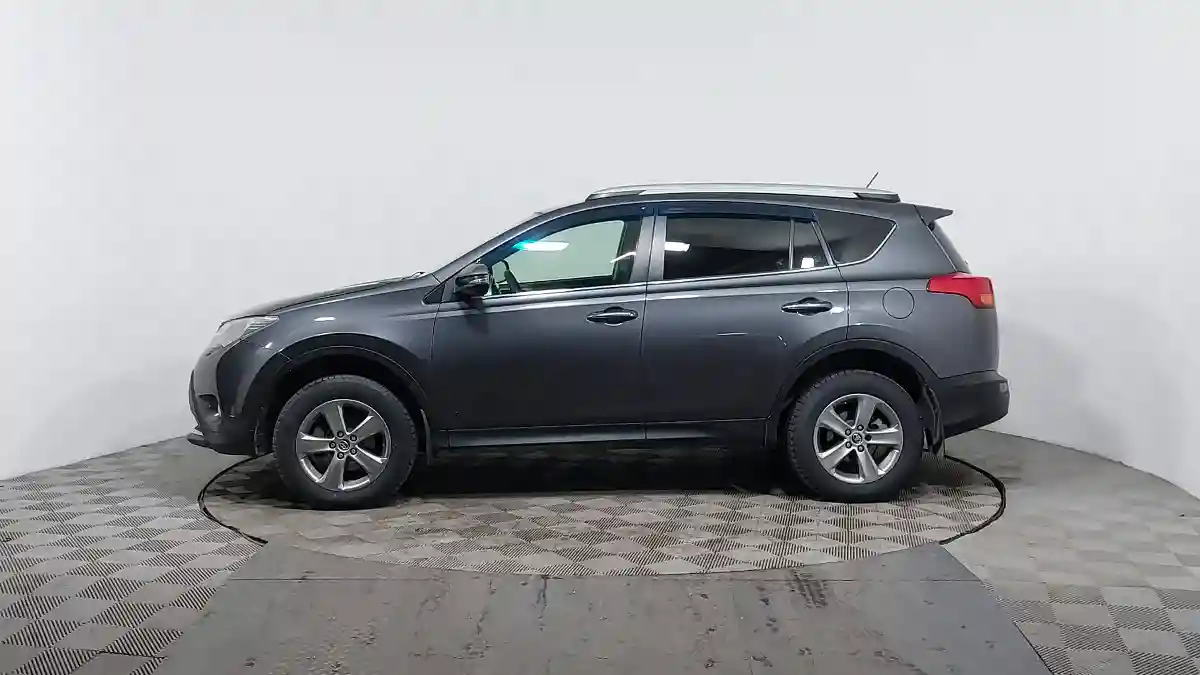 Toyota RAV4 2015 года за 9 250 000 тг. в Астана