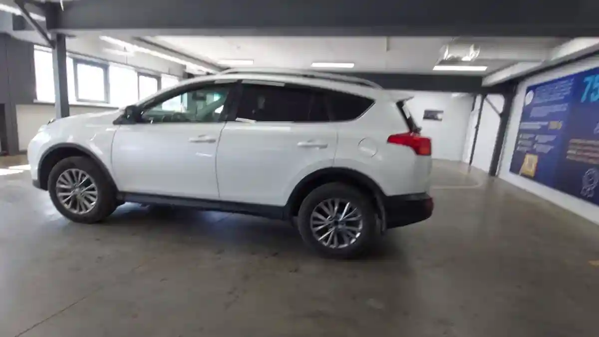 Toyota RAV4 2014 года за 10 000 000 тг. в Астана