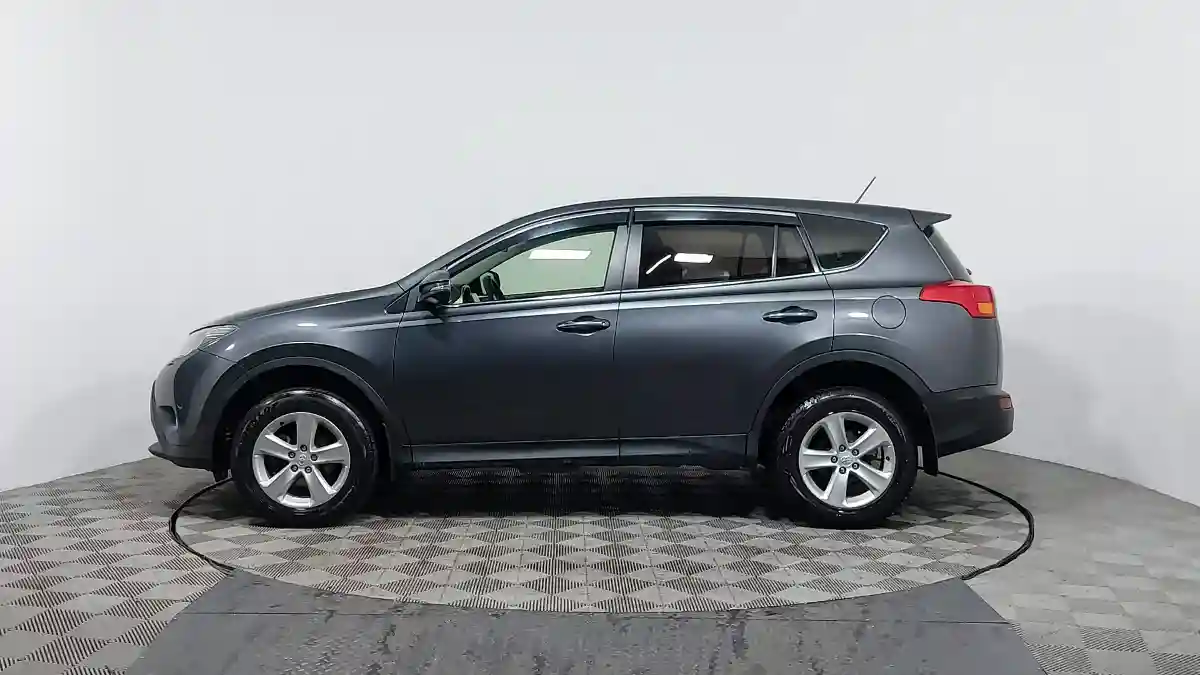 Toyota RAV4 2013 года за 8 990 000 тг. в Астана