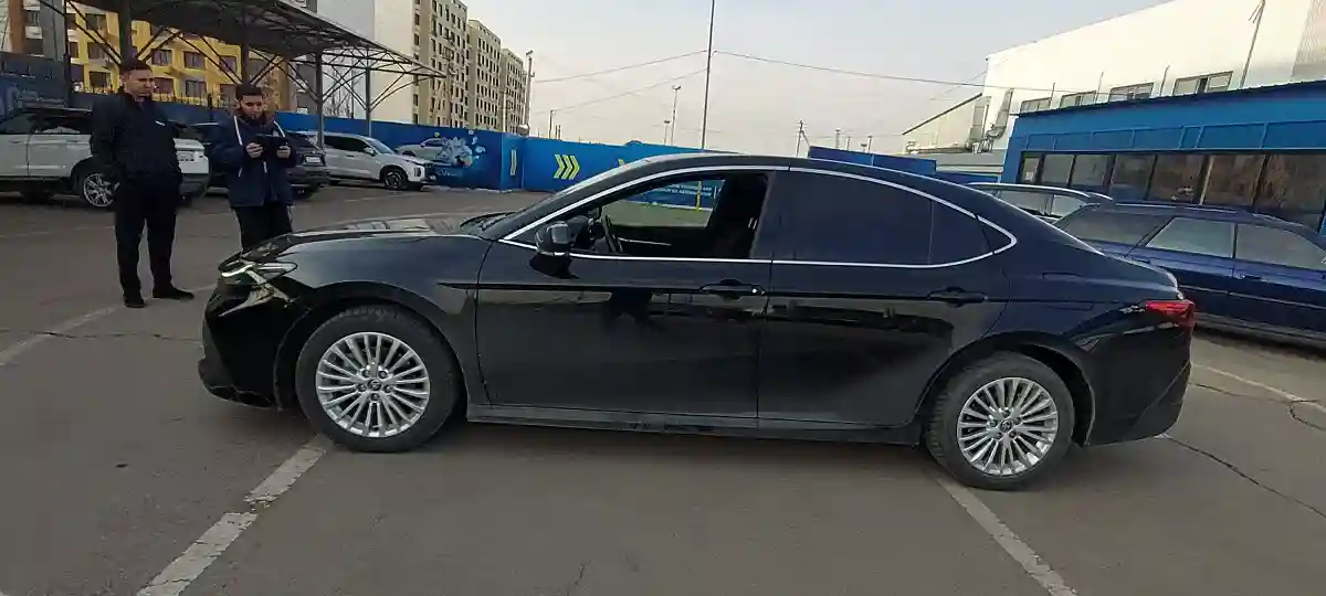 Toyota Camry 2024 года за 17 800 000 тг. в Алматы