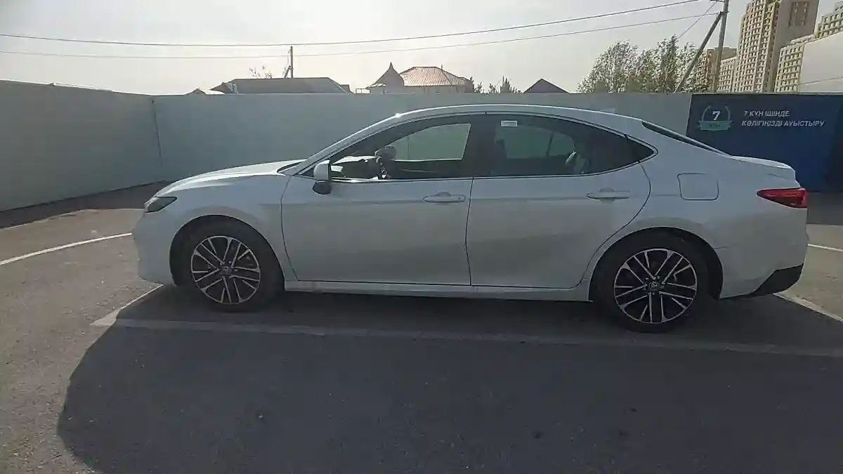 Toyota Camry 2025 года за 22 000 000 тг. в Шымкент