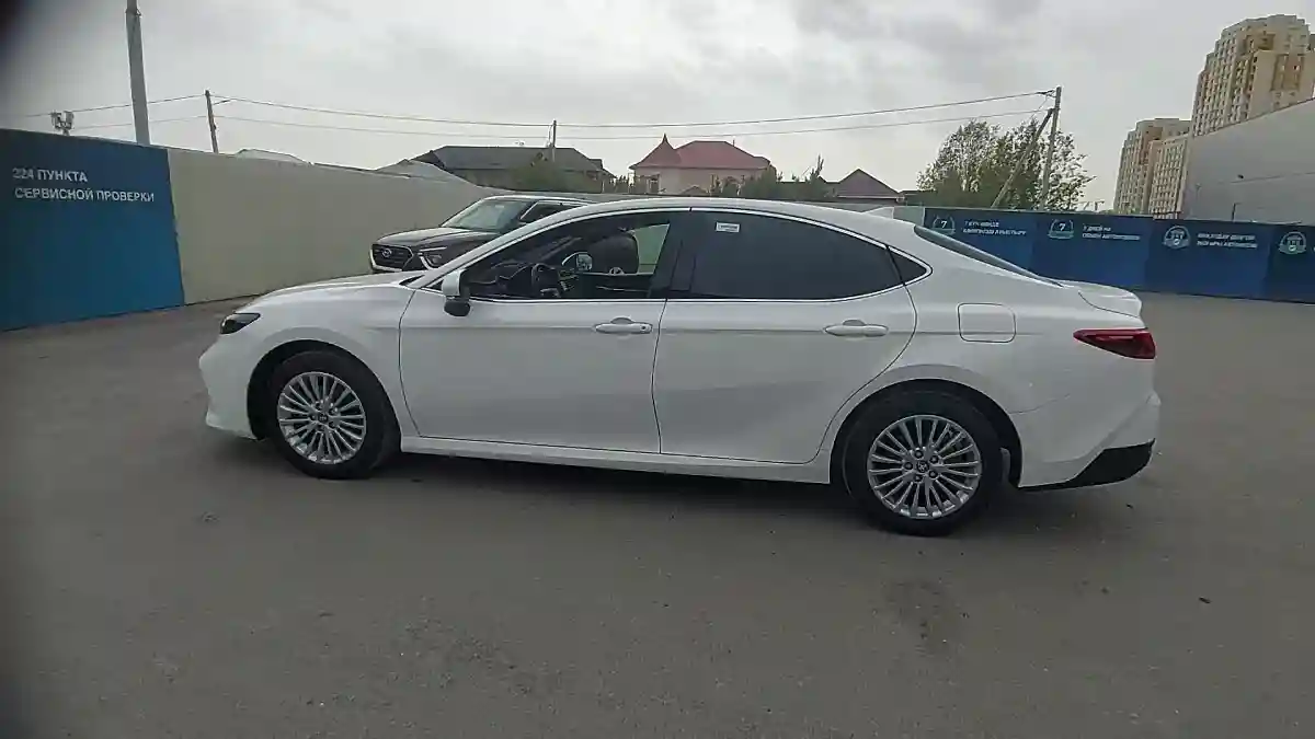 Toyota Camry 2025 года за 19 000 000 тг. в Шымкент