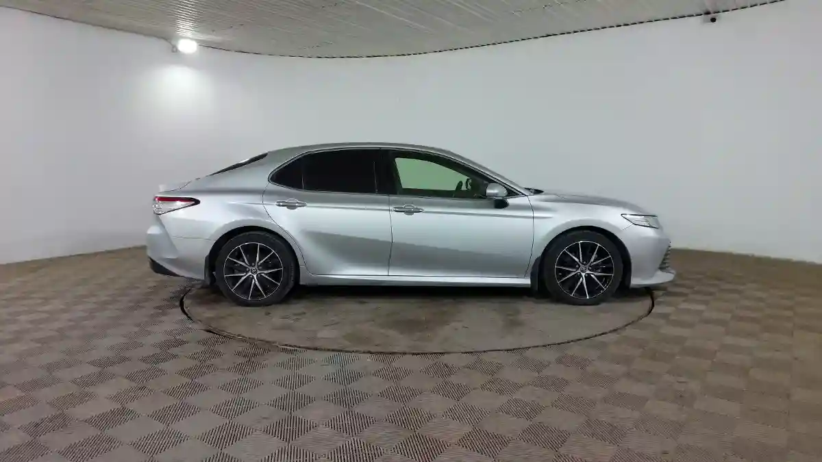 Toyota Camry 2018 года за 12 990 000 тг. в Шымкент