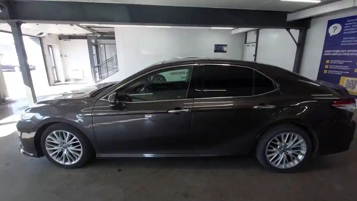Toyota Camry 2018 года за 14 000 000 тг. в Астана