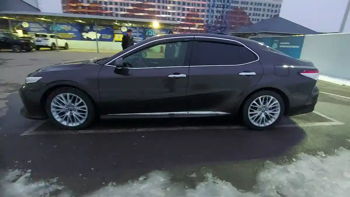 Toyota Camry 2019 года за 16 500 000 тг. в Шымкент