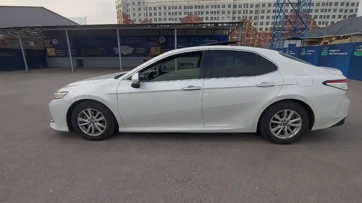 Toyota Camry 2018 года за 12 500 000 тг. в Шымкент