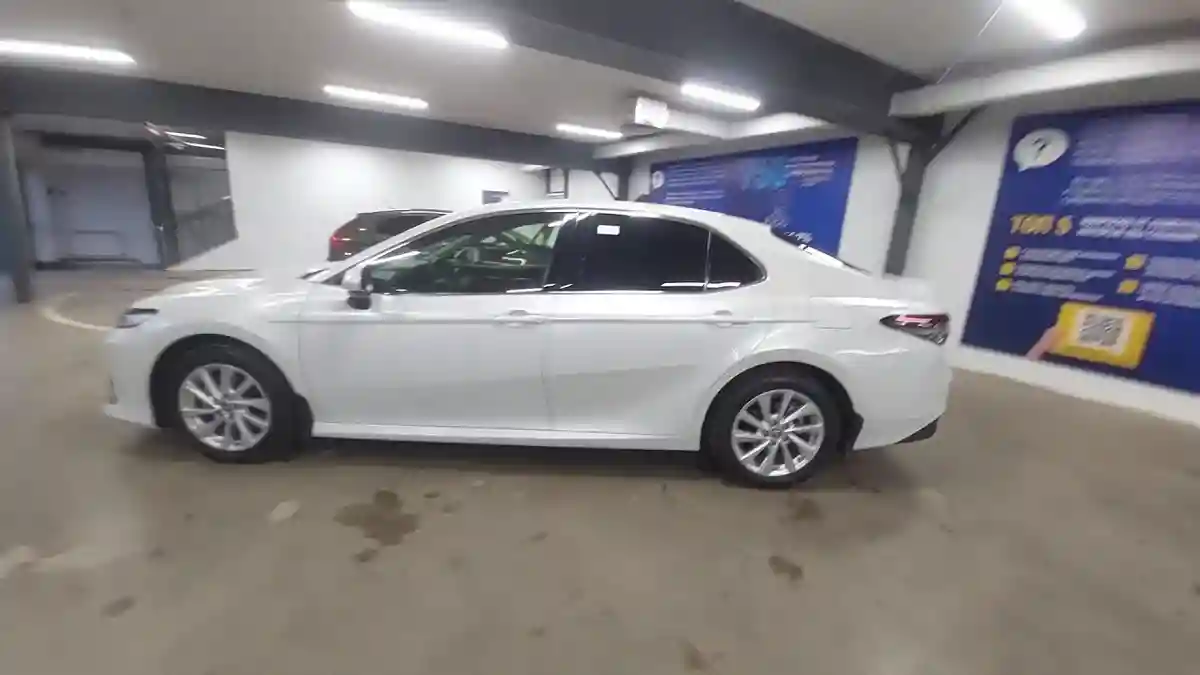 Toyota Camry 2023 года за 17 000 000 тг. в Астана
