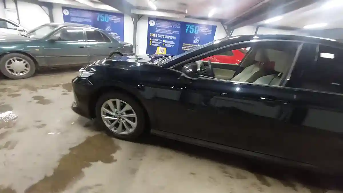 Toyota Camry 2023 года за 15 000 000 тг. в Астана
