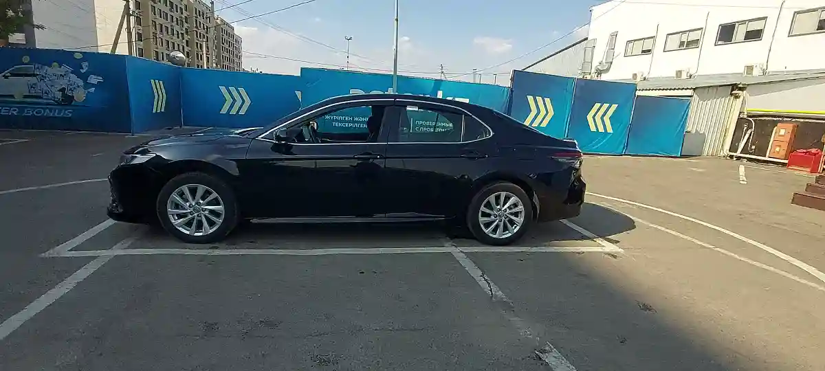 Toyota Camry 2023 года за 14 990 000 тг. в Алматы