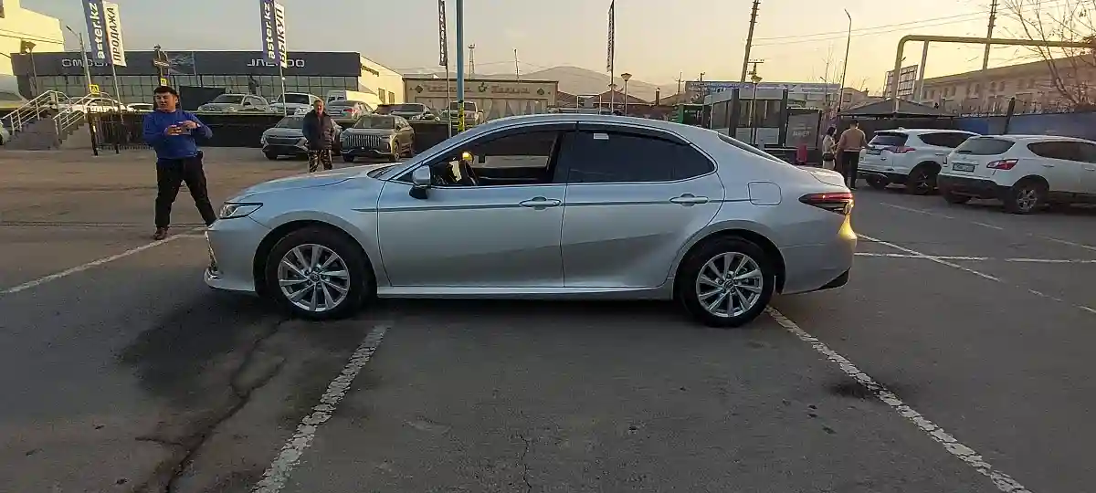 Toyota Camry 2023 года за 18 000 000 тг. в Алматы