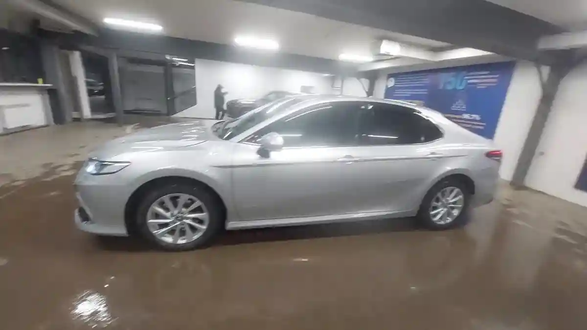 Toyota Camry 2023 года за 16 000 000 тг. в Астана
