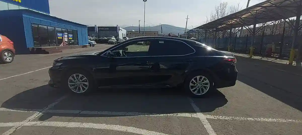 Toyota Camry 2023 года за 15 500 000 тг. в Алматы