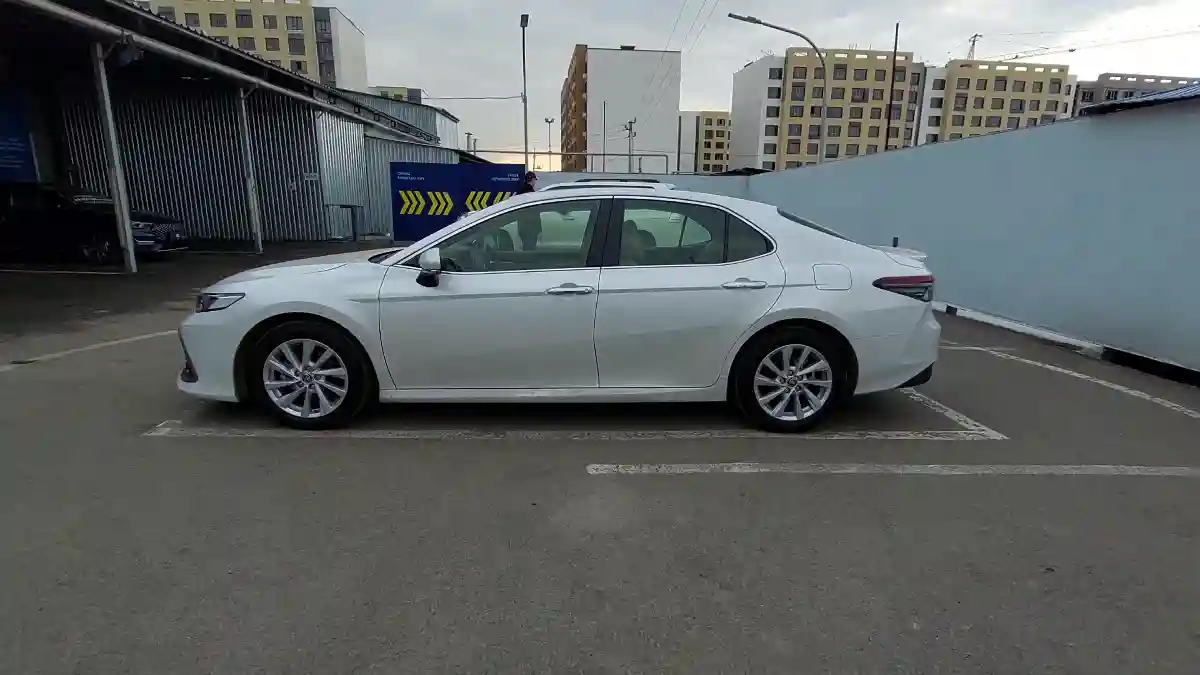 Toyota Camry 2022 года за 20 000 000 тг. в Алматы