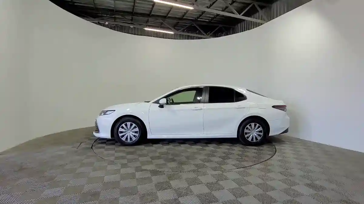 Toyota Camry 2022 года за 17 579 000 тг. в Алматы