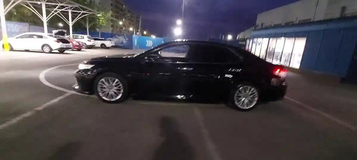 Toyota Camry 2019 года за 14 500 000 тг. в Алматы