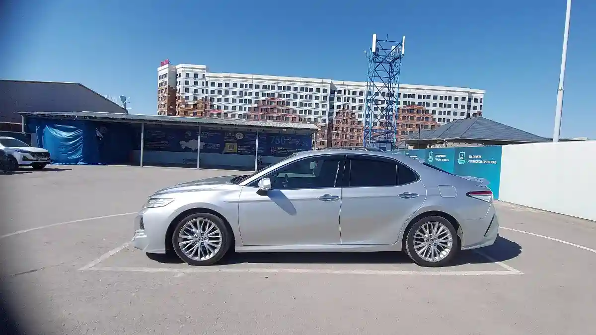 Toyota Camry 2020 года за 14 500 000 тг. в Шымкент