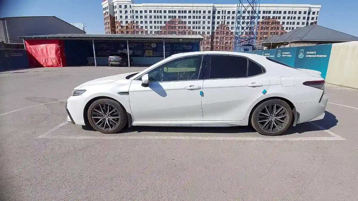 Toyota Camry 2023 года за 22 000 000 тг. в Шымкент