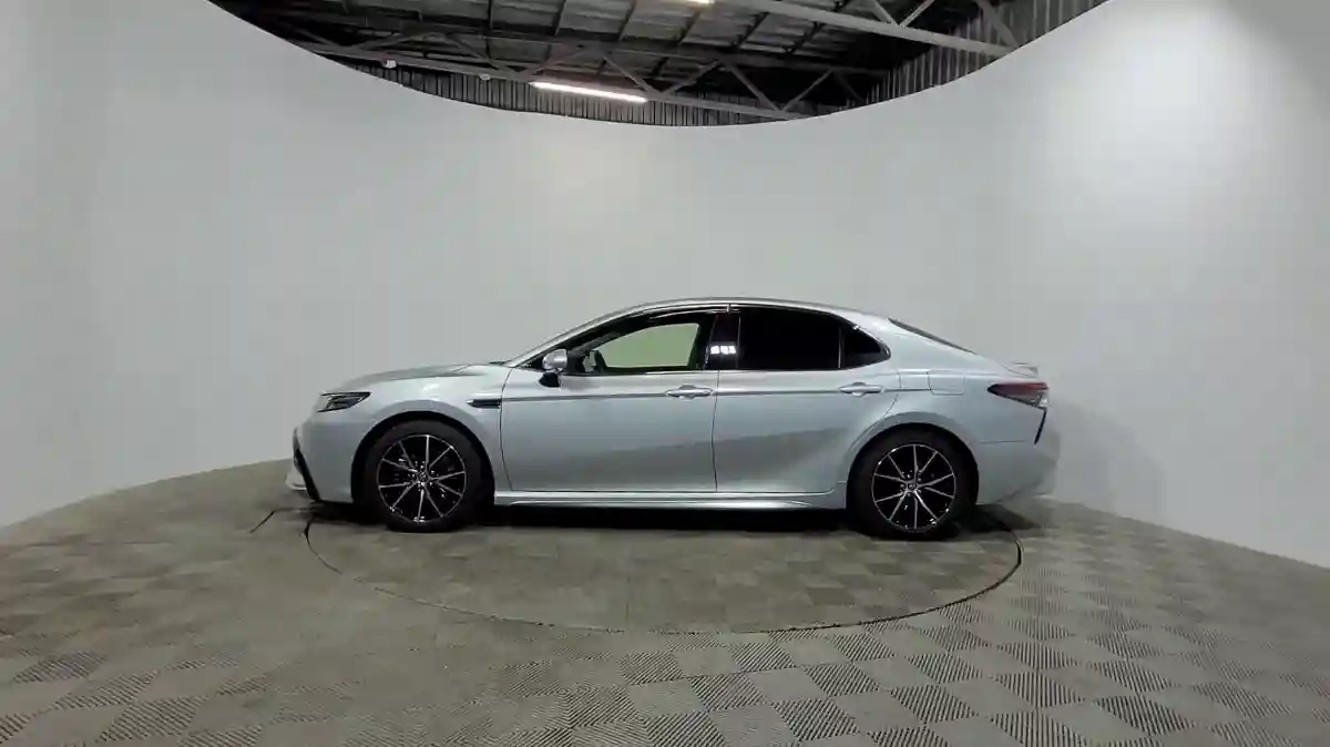 Toyota Camry 2022 года за 20 990 000 тг. в Алматы