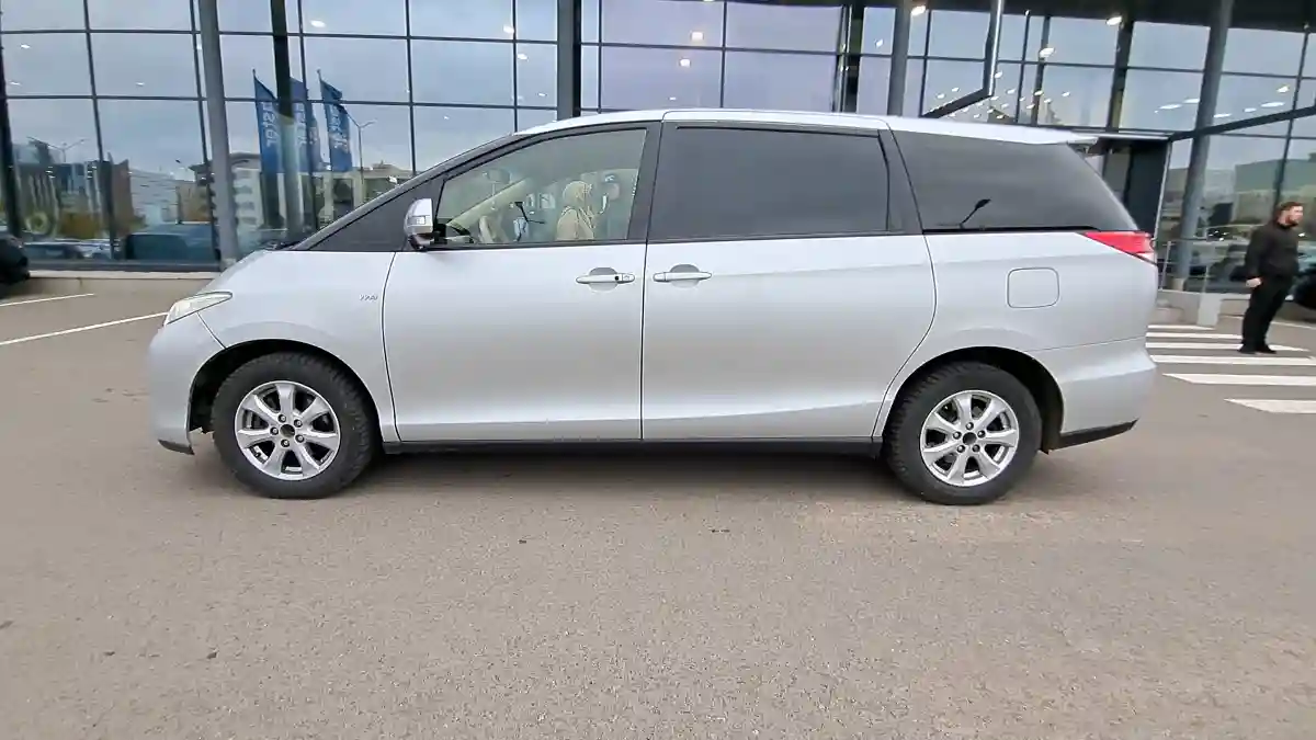 Toyota Previa 2017 года за 14 000 000 тг. в Астана