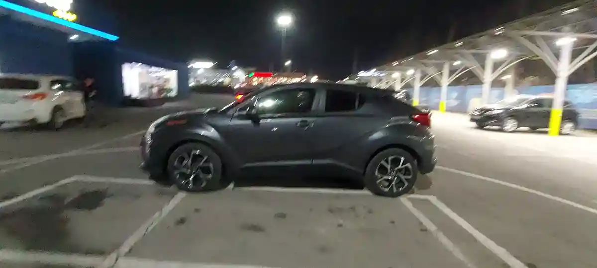Toyota C-HR 2022 года за 12 250 000 тг. в Алматы