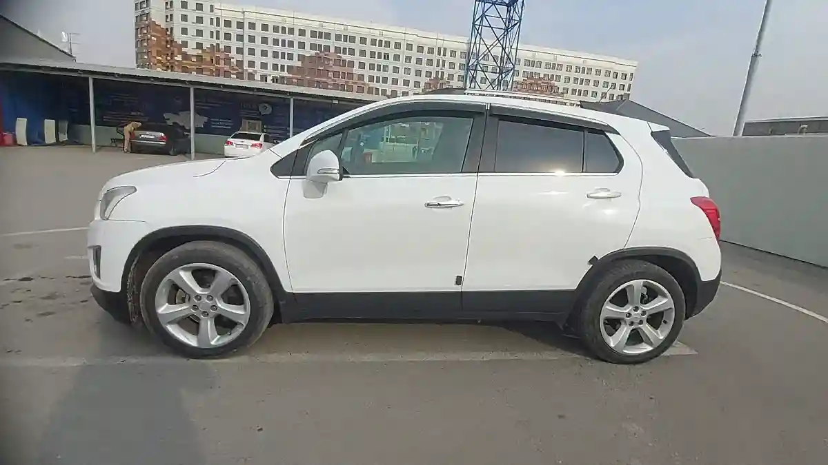 Chevrolet Tracker 2015 года за 5 000 000 тг. в Шымкент