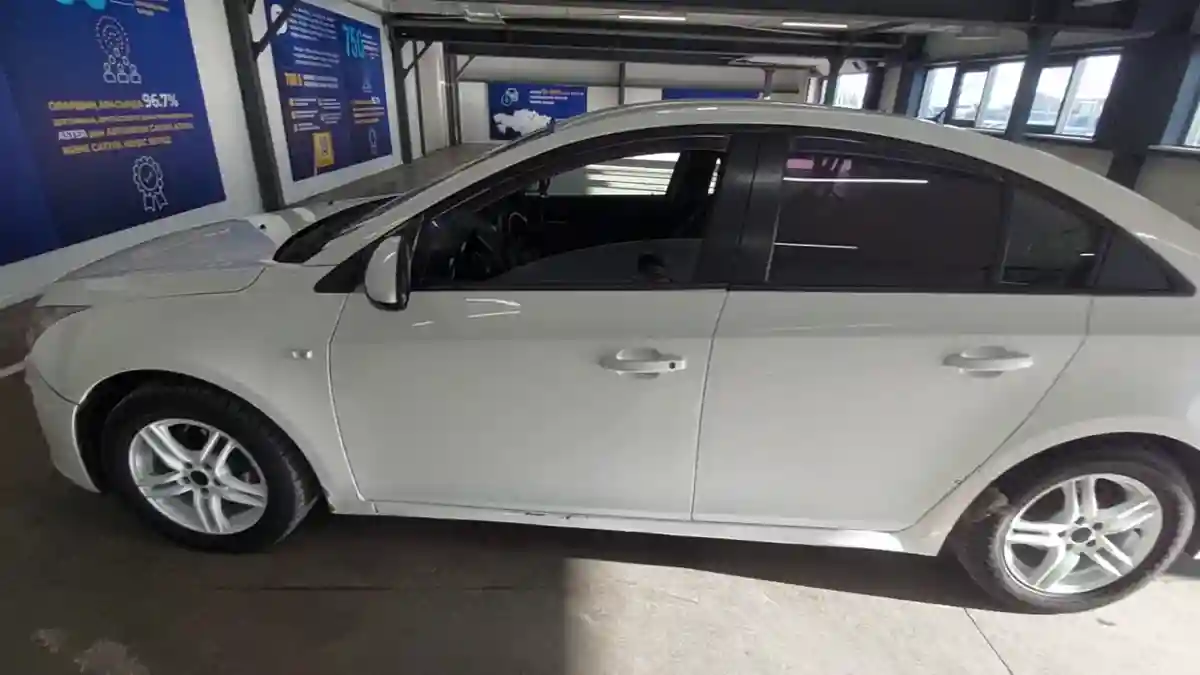 Chevrolet Cruze 2013 года за 3 500 000 тг. в Астана