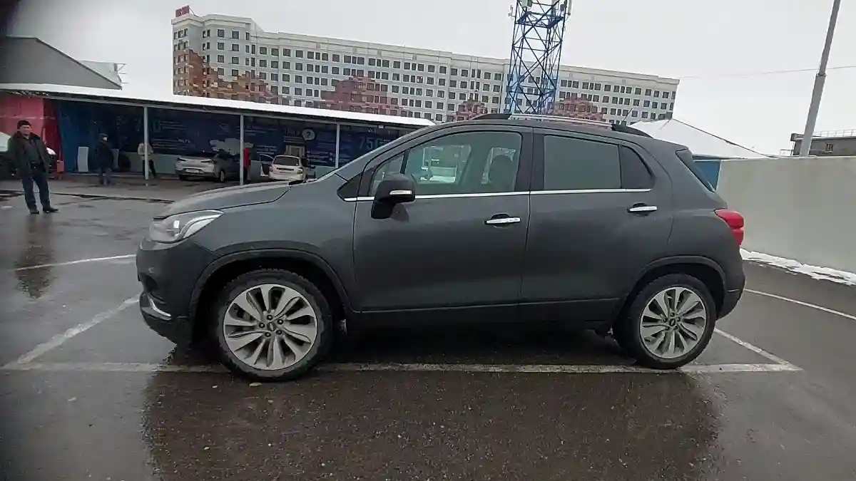 Chevrolet Trax 2018 года за 5 500 000 тг. в Шымкент
