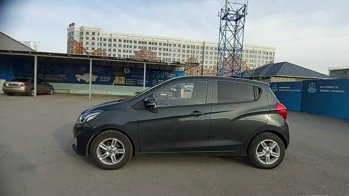 Chevrolet Spark 2019 года за 5 500 000 тг. в Шымкент