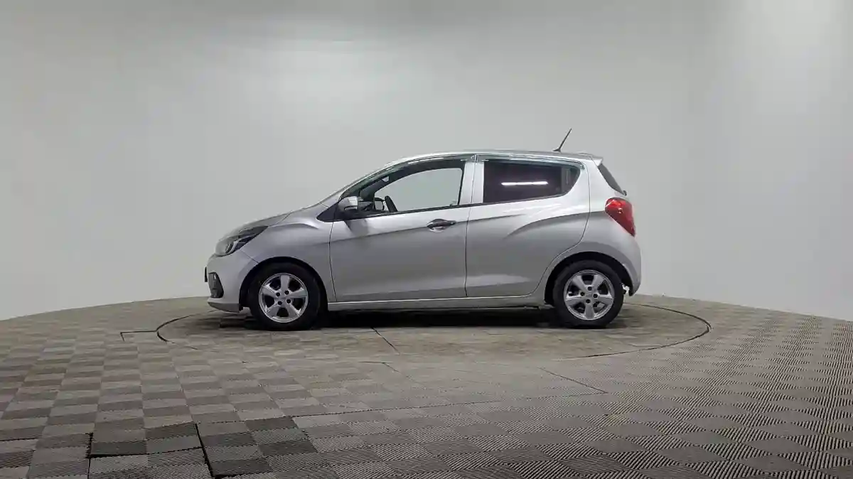 Chevrolet Spark 2017 года за 3 490 000 тг. в Алматы
