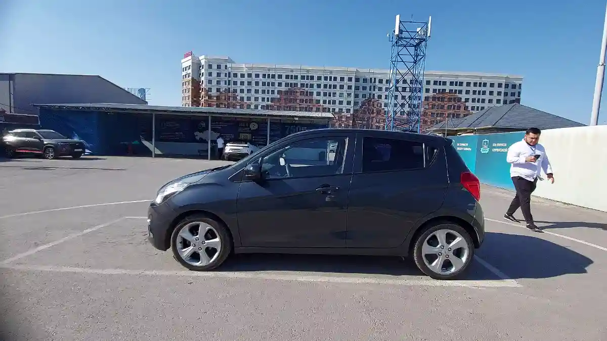 Chevrolet Spark 2018 года за 4 500 000 тг. в Шымкент
