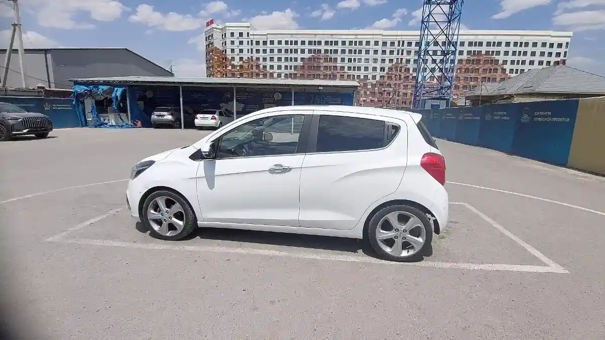 Chevrolet Spark 2018 года за 5 200 000 тг. в Шымкент