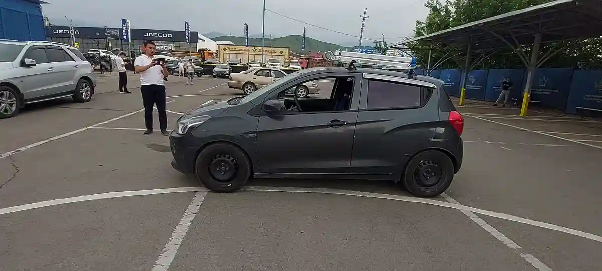 Chevrolet Spark 2016 года за 3 000 000 тг. в Алматы