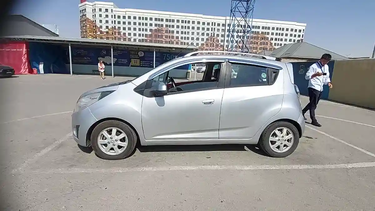 Chevrolet Spark 2010 года за 2 200 000 тг. в Шымкент