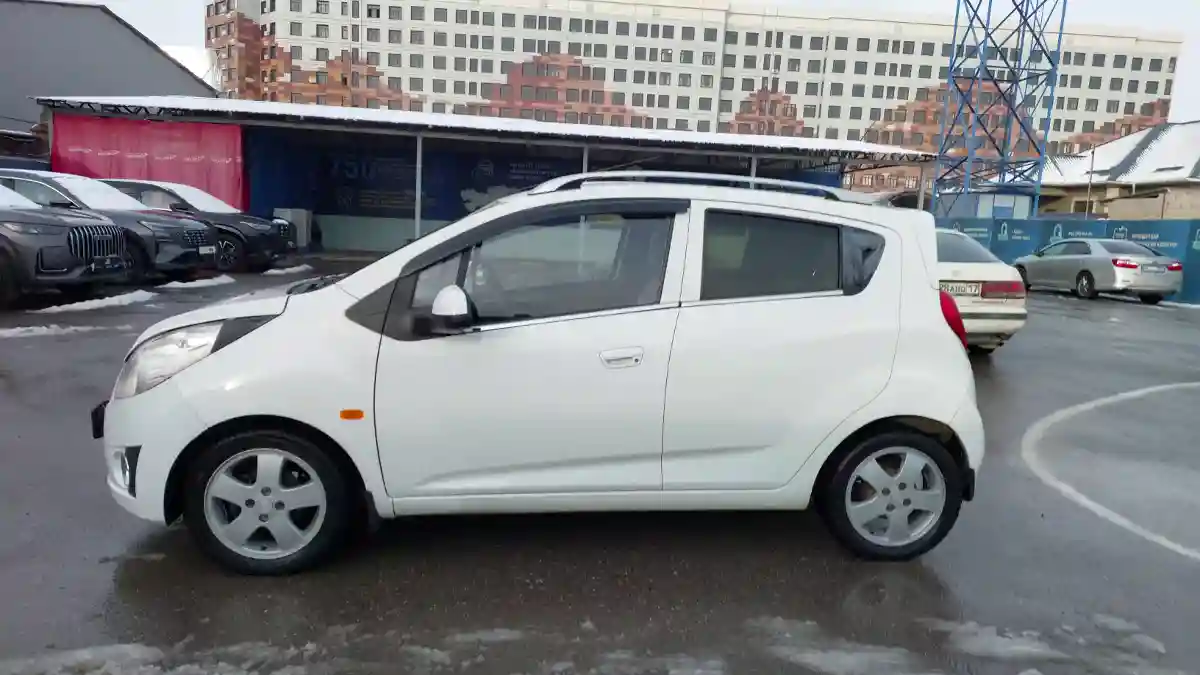 Chevrolet Spark 2011 года за 3 590 000 тг. в Шымкент