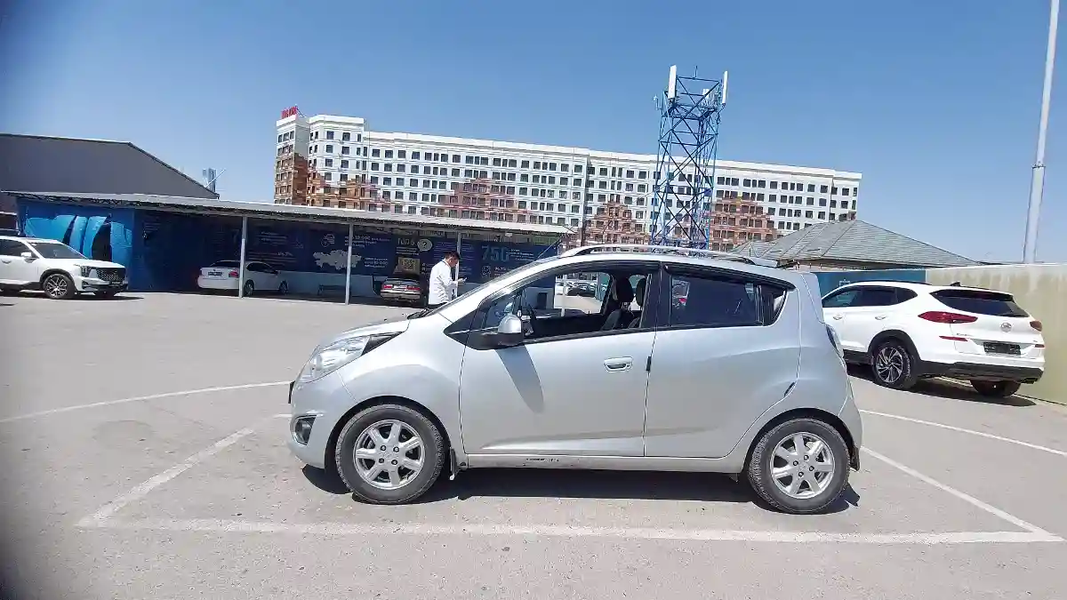 Chevrolet Spark 2012 года за 3 500 000 тг. в Шымкент