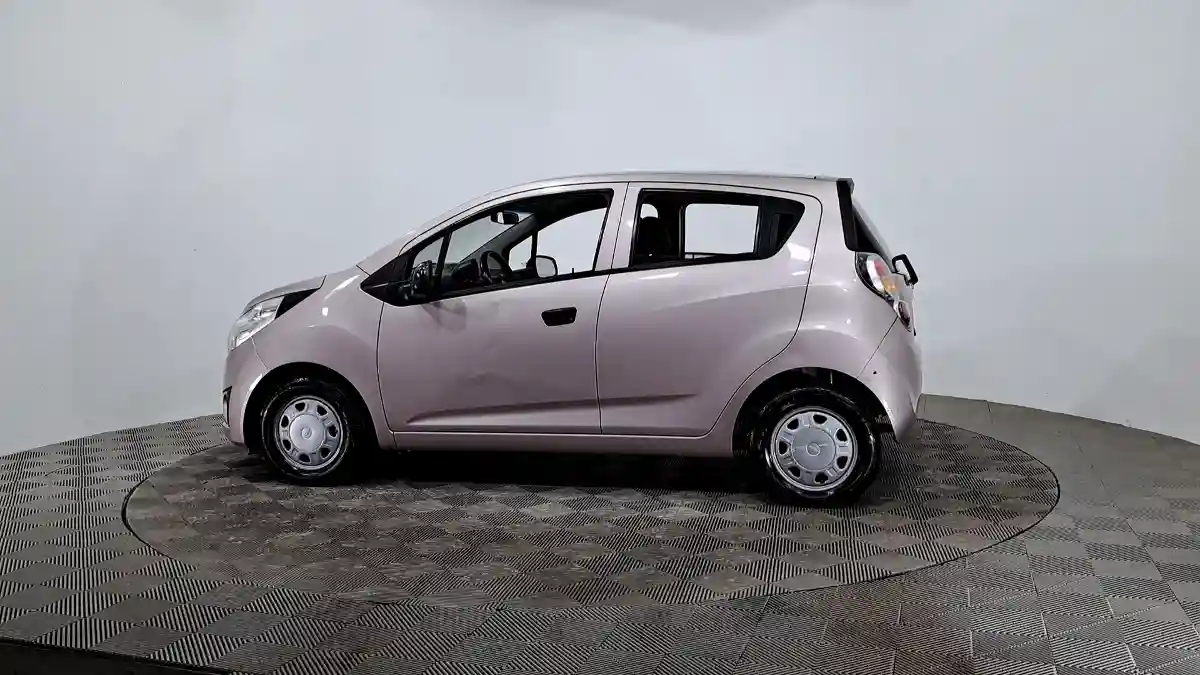 Chevrolet Spark 2011 года за 3 490 000 тг. в Астана