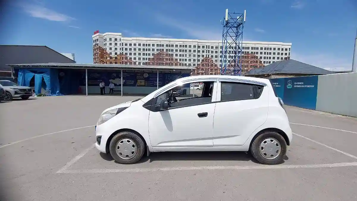 Chevrolet Spark 2012 года за 3 000 000 тг. в Шымкент