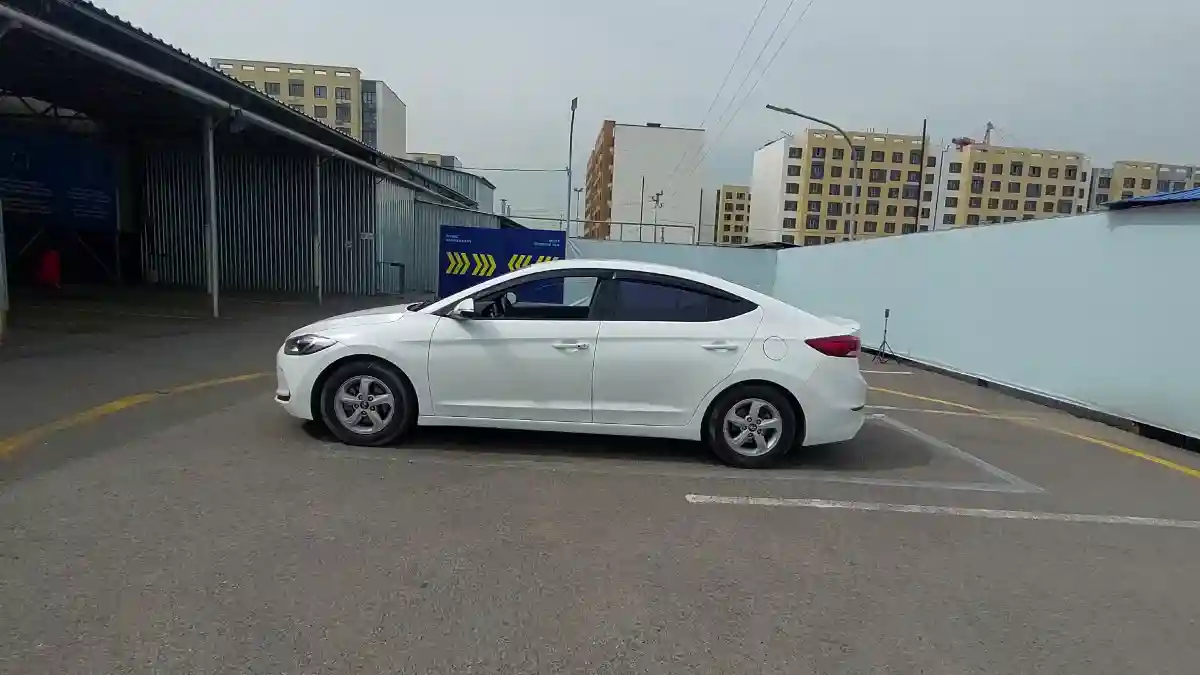 Hyundai Avante 2017 года за 7 500 000 тг. в Алматы