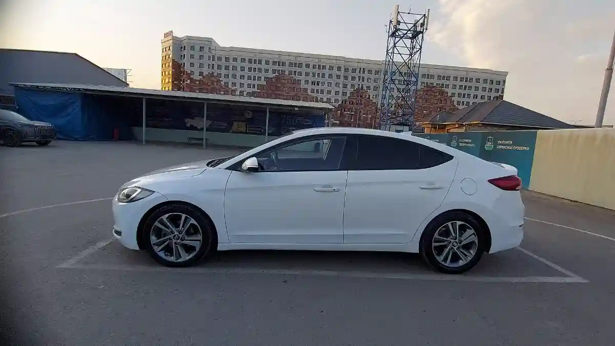 Hyundai Avante 2019 года за 8 000 000 тг. в Шымкент