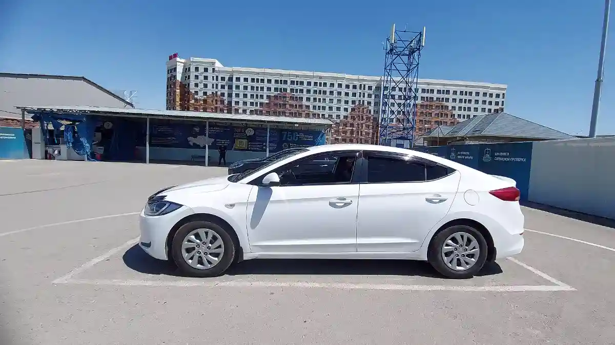 Hyundai Elantra 2018 года за 6 800 000 тг. в Шымкент