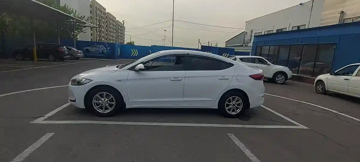 Hyundai Elantra 2018 года за 7 000 000 тг. в Алматы