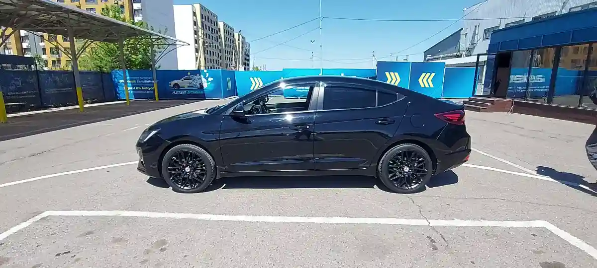 Hyundai Elantra 2019 года за 8 500 000 тг. в Алматы