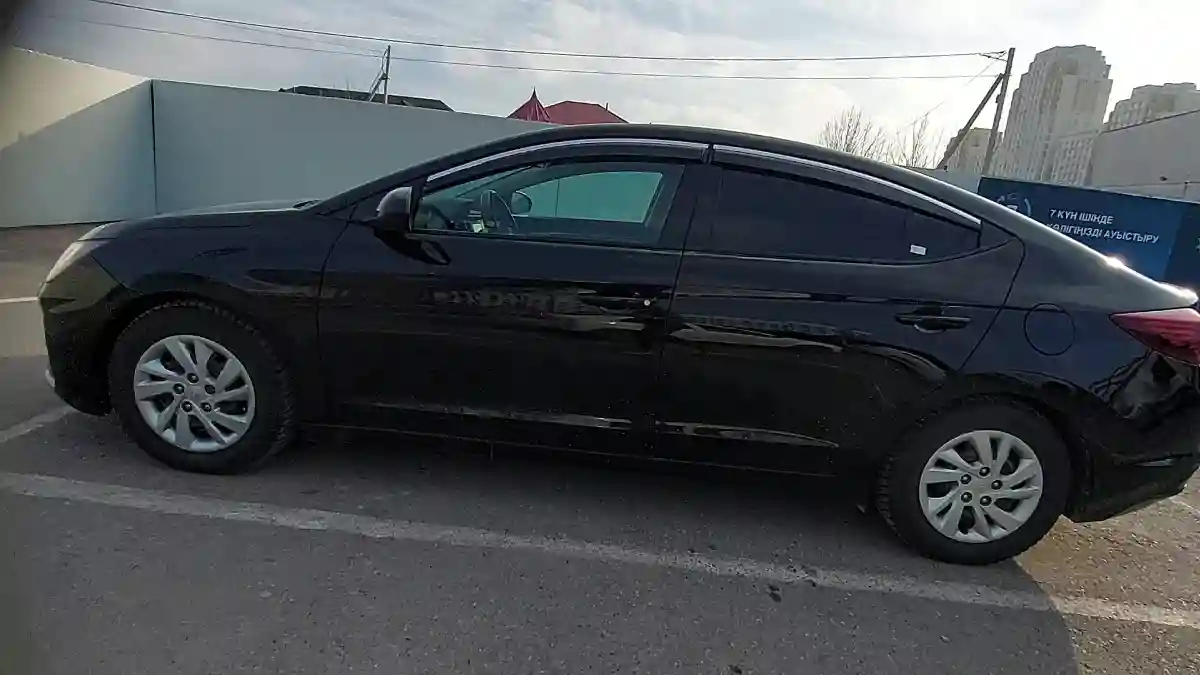 Hyundai Elantra 2018 года за 8 000 000 тг. в Шымкент