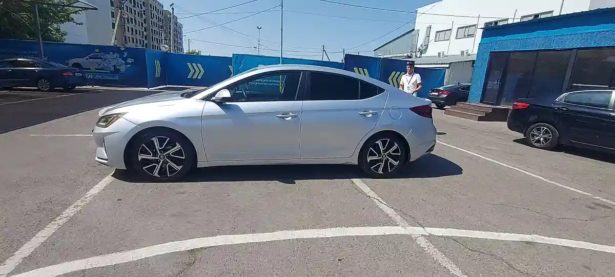Hyundai Elantra 2018 года за 8 000 000 тг. в Алматы