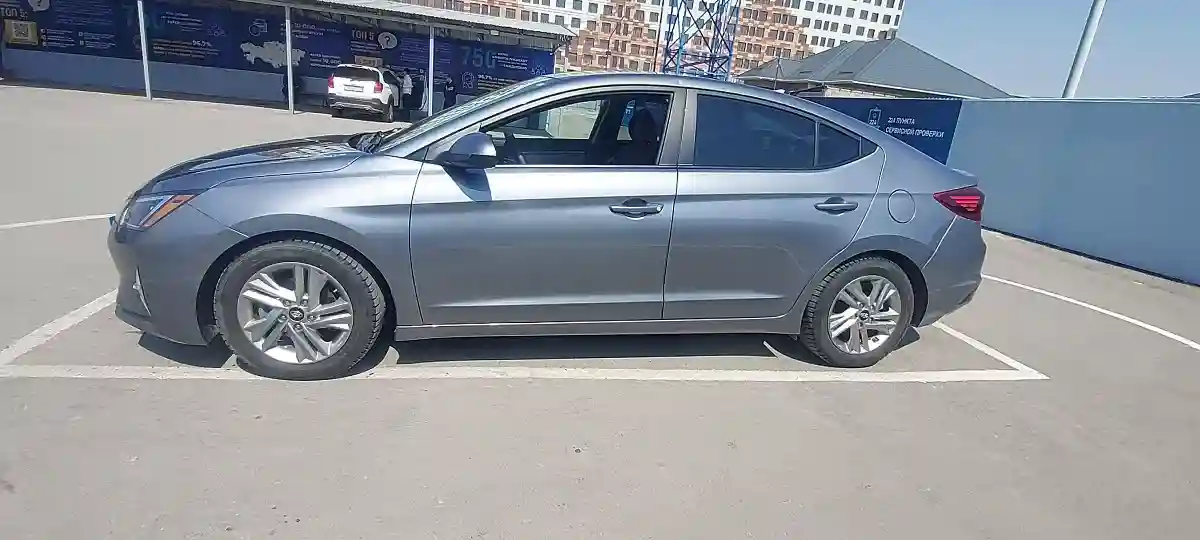 Hyundai Elantra 2019 года за 9 300 000 тг. в Шымкент
