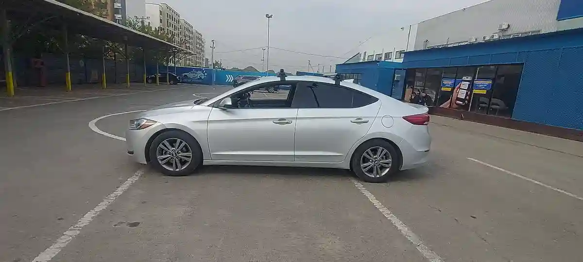 Hyundai Elantra 2017 года за 6 500 000 тг. в Алматы