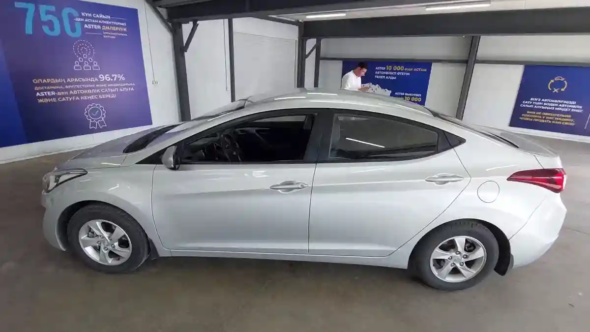 Hyundai Elantra 2013 года за 6 500 000 тг. в Астана