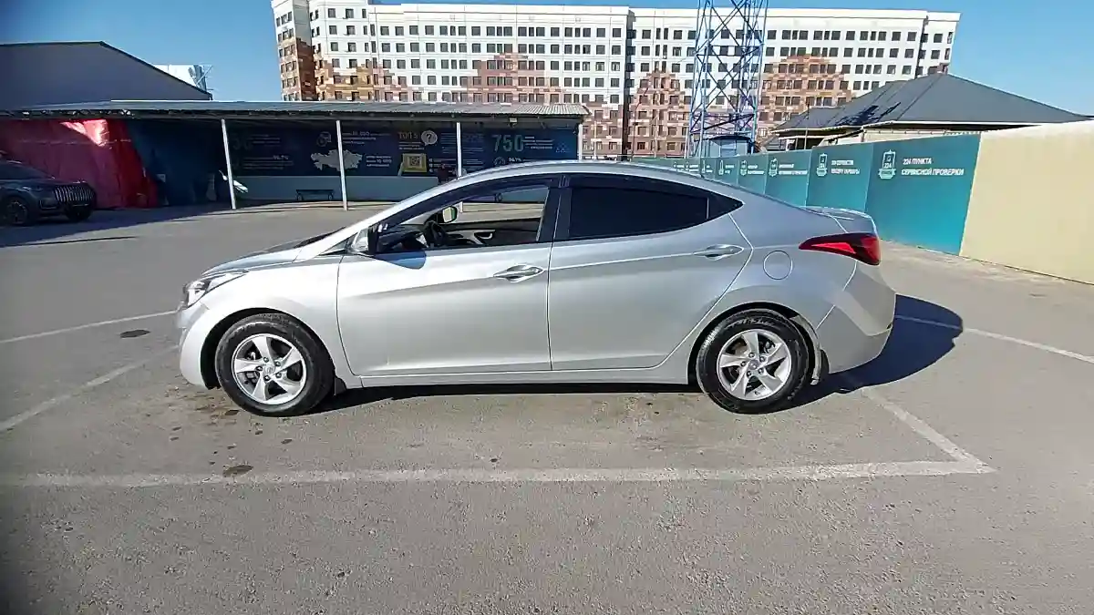 Hyundai Elantra 2015 года за 5 500 000 тг. в Шымкент